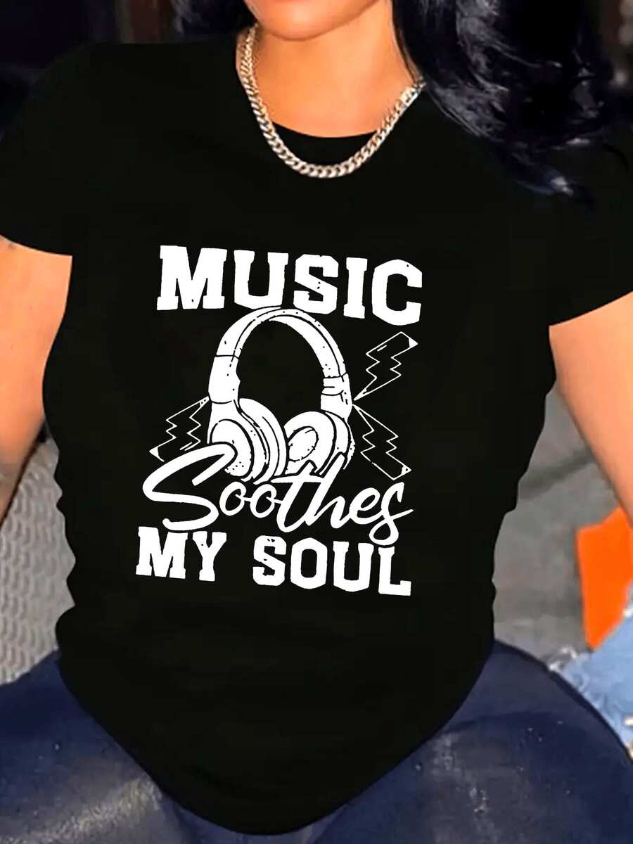 Premium Plus Size - Women's Plus Size Black T-Shirt, Designed With A Headphone Print And The Phrase "Music Calms My Soul" - Perfect For Casual Wear. Cute. New Arrival - 黑色 - 查看 1