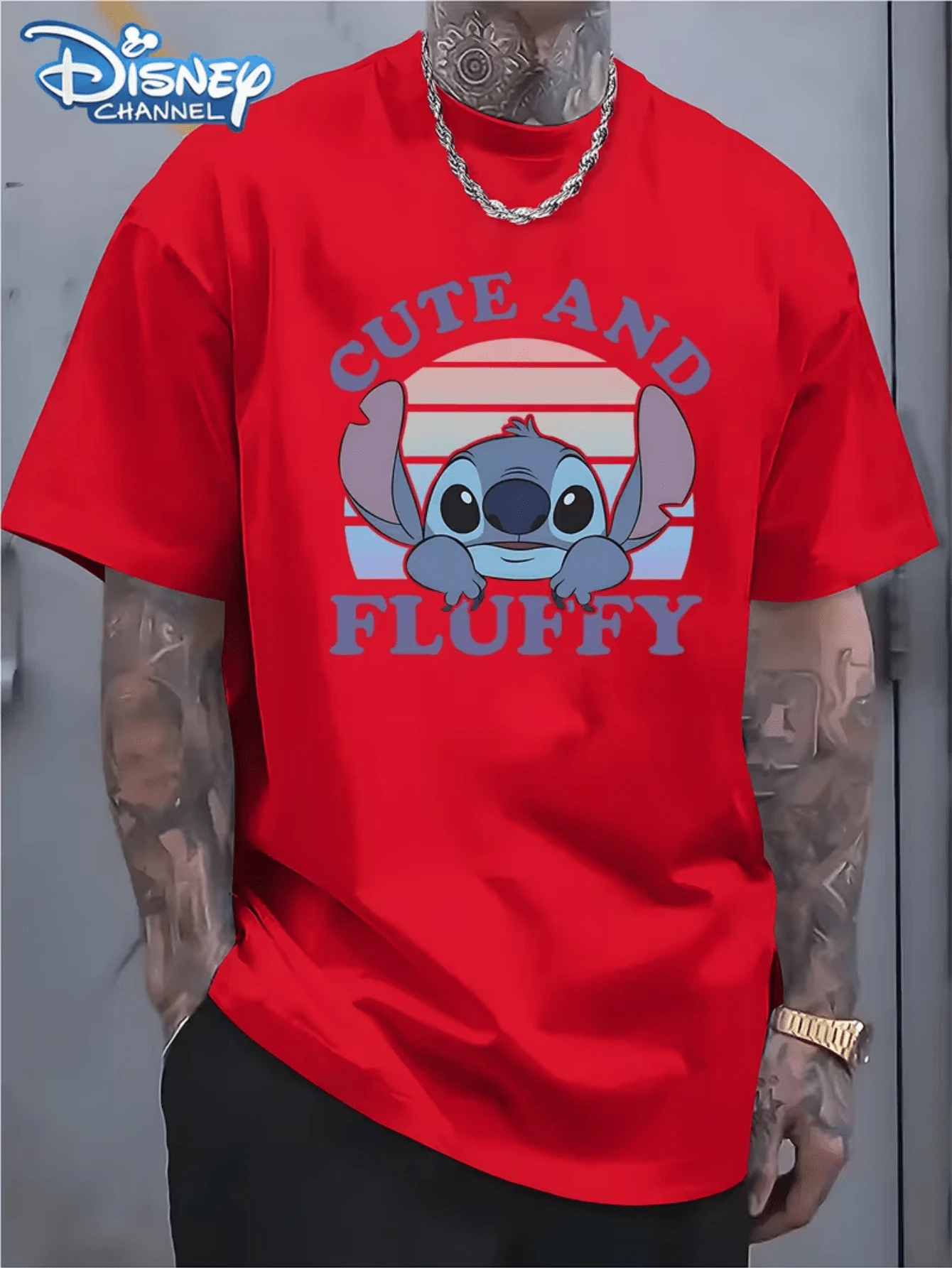 (Disney Licensed T Shirts)Disney Lilo & Stitch Stitch "Cute And Fluffy" Retro Sunset Graphic Tee Men's Oversized Crew Neck Short Sleeve T-Shirt, Casual Streetwear With Pastel Sunset Background Stitch Print, Adorable Alien Loose Fit Casual Top, Mens Clothes, Men, Ropa De Hombre, Summer Clothes, Men Shirts, Graphic Tees, Disney Outfits Men, Graphic Tees, Camisetas Para Hombre, Camisas Para Hombre, Summer Outfits For Men, Father's Day Gift, Perfect Gift For Family And Friends, Which Are Necessary For Birthday Parties, Disney Shirts, Mens Clothes, Summer Clothes, Officially Licensed Disney T-Shirts, Disney Men's And Women's Spring/Summer Fashion Casual Short-Sleeve T-Shirts, Disney Top - Đỏ - Xem 1