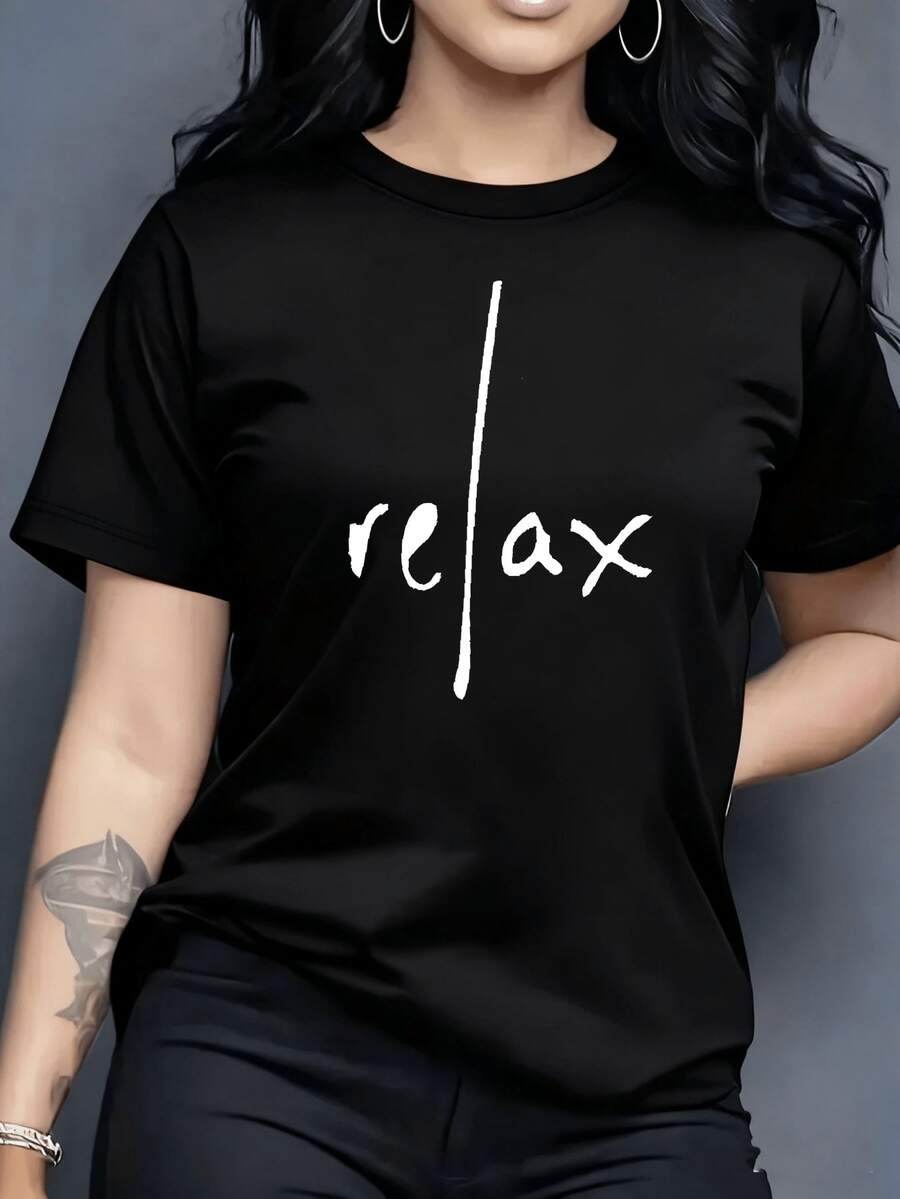 Una elegante camiseta de mujer con un diseño creativo con un estampado de lema de letras, hecha de pura suave y cómoda. Esta camiseta de manga corta es fácil pero moderna, casual pero elegante_12