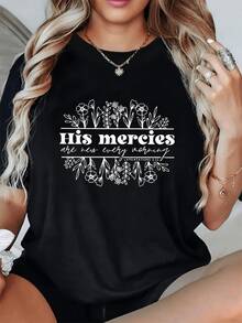 Camisetara mujer con estampado "HIS MERCIES" - Top extragrande de cuello redondo y manga corta, tela de transpirable, ligera y adecu para comodidad en todas las estaciones, blusa de uste hoado minimalista compatible con la iglesia, atuendo casual y para usar en capas - Negro - Ver 2