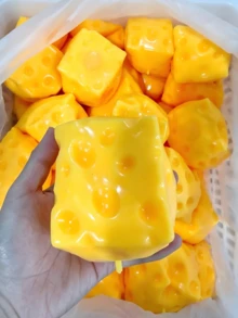 Cubo de queso gigante, pelota de estrés moldeable grande de queso, juguete antiestrés sin rebote, regalo sensorial antiestrés de Navidad ASMR - Multicolor - Ver 5