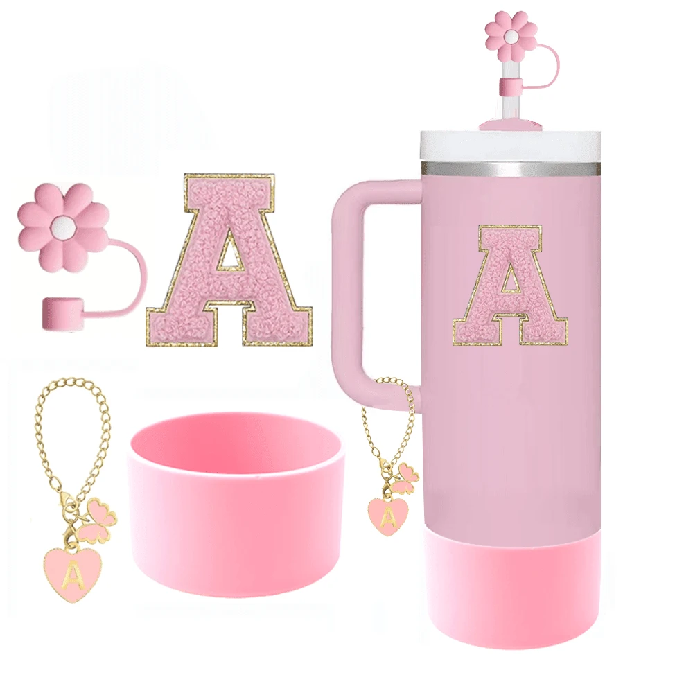 Set de 4 accesorios para taza, excluyendo la taza (30-40oz) - 1 tapa con pajita, 1 dije con letra, 1 base de silicona para taza, 1 pegatina con letra, regalo sorpresa diario y festivo (taza no incluida) - Traje rosa - Ver 1