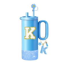 A-Z 4件組杯子配件套裝 (30-40oz) - 配件套裝包含：1個吸管蓋、1個字母吊飾、1個亮面矽膠杯底保護套、1個杯子字母貼紙 (杯子字母鏈，隨機發送) - 藍色 - 查看 2