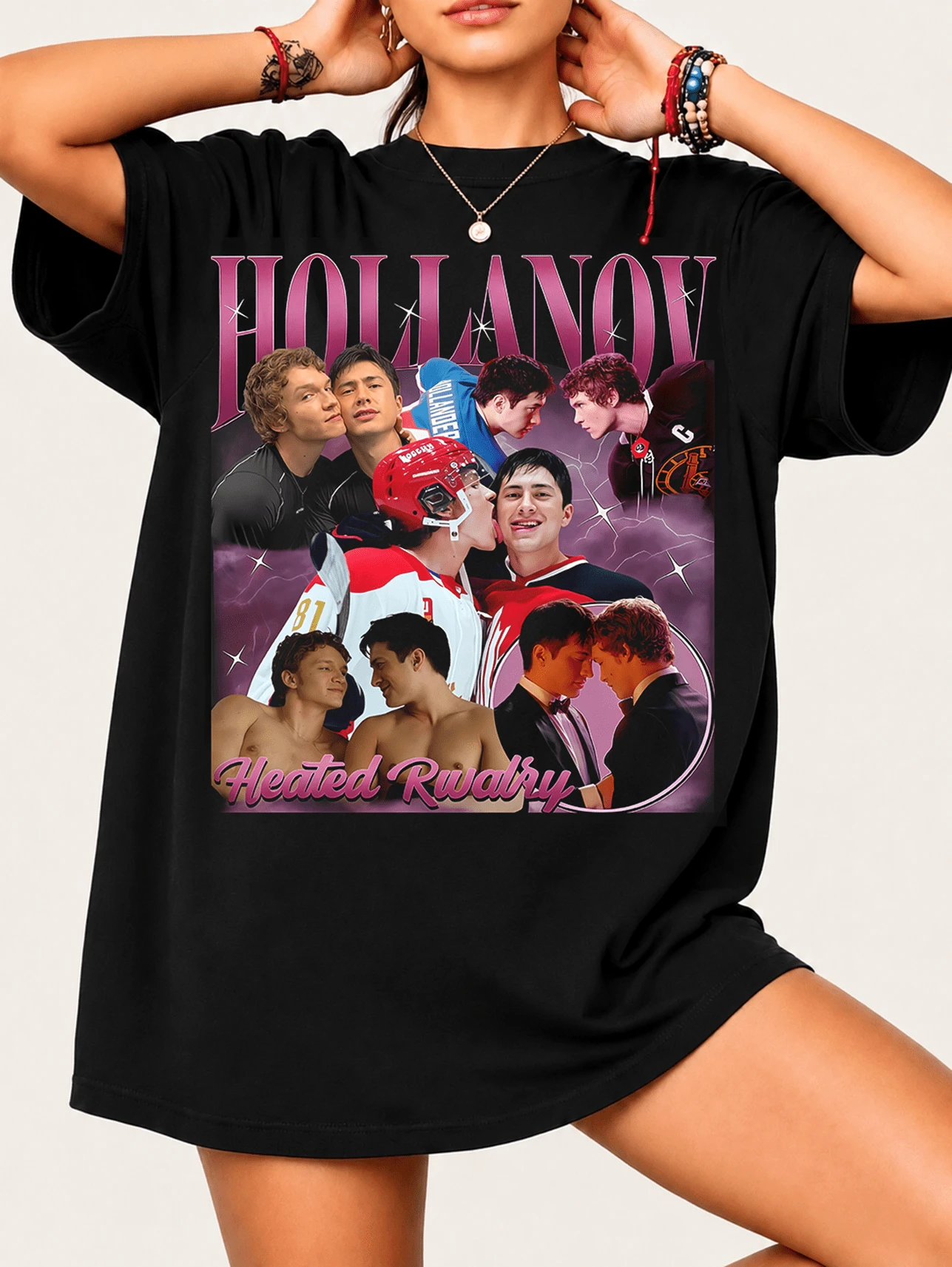 Hollanov "Heated Rivalry" T-shirt - Hockey-t-shirt med karaktärer och foton. 100 % mjuk bomull, unisex-t-shirt. - Svart - Visa 1