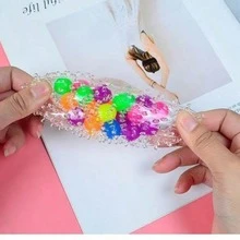 1 quả bóng mềm trong suốt có gai phát sáng, được làm từ chất liệu TPR bền chất lượng cao, chống thấm nước và chống mài mòn, bề mặt có kết cấu với các hạt gai 3D tạo cảm giác xúc giác phong phú, có thể ấn và bóp như một món đồ chơi giảm căng thẳng hàng ngày. - Nhiều màu - Xem 3