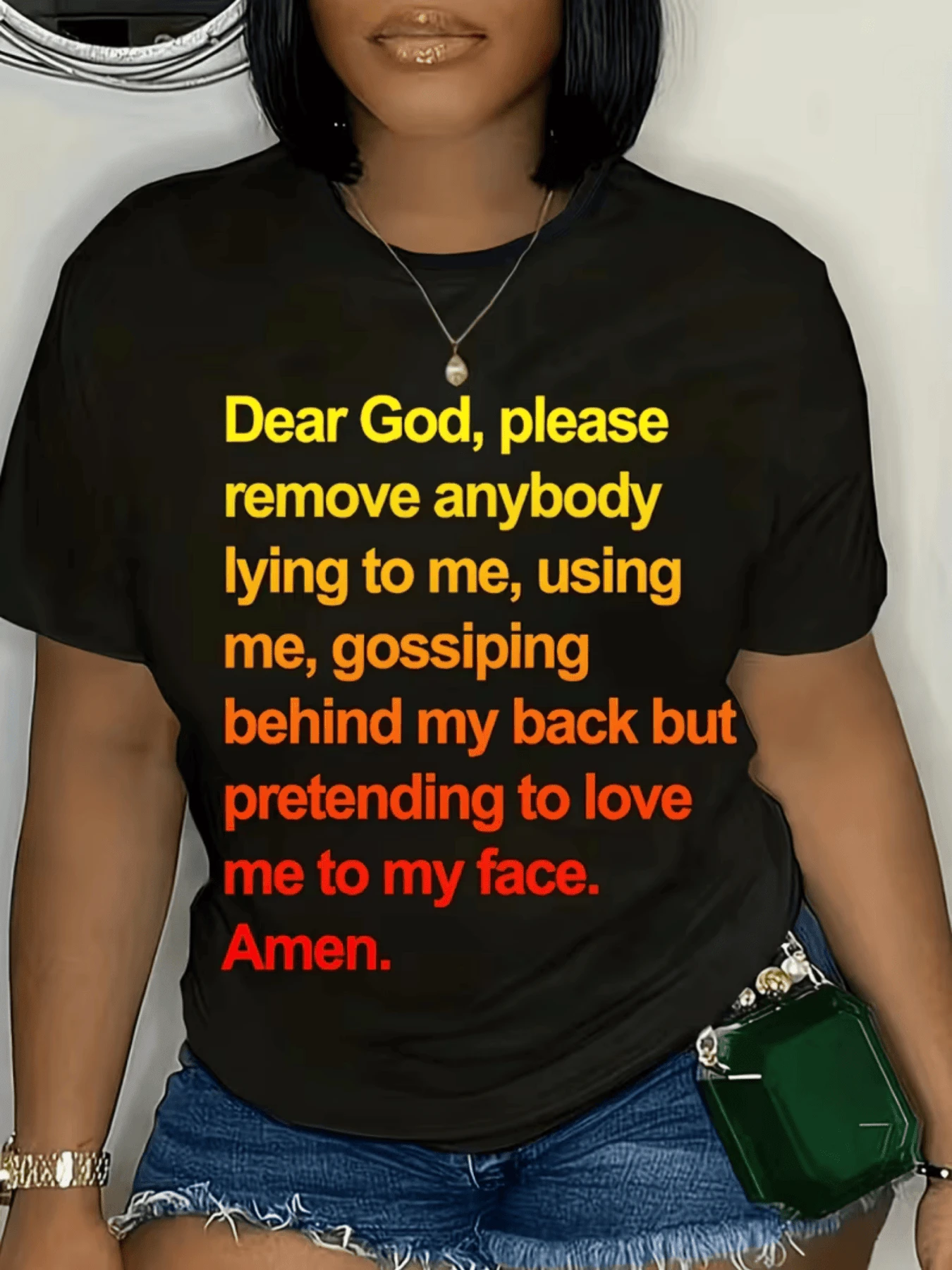 Text Expressing A Spiritual Request To Distance Oneself From False People Who Lie, Use, And Betray, In Order To Find Inner Peace And Divine Strength. Comfortable Casual Women's T-Shirt For Everyday Wear. - 黑色 - 查看 1