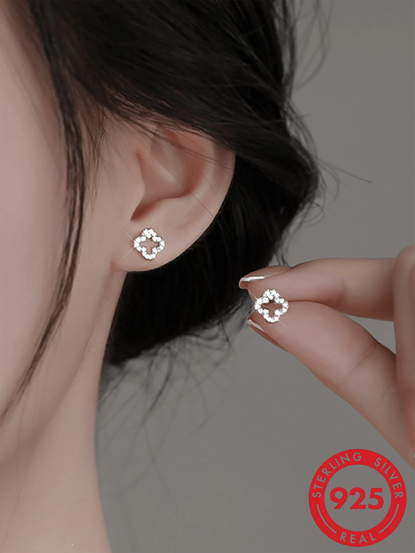 1 Cặp bông tai đinh tán cỏ bốn lá rỗng bằng bạc Sterling S925 sang trọng, khảm kim cương nguyên khối, Unisex, Thời trang, Thanh lịch, Tinh tế, Phù hợp với tai nhạy cảm, Hàng ngày, Thường ngày, Tiệc tùng, Đám cưới, Quà tặng, Mọi mùa - Bạc - Xem 1