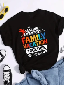 A Red Palm Tree Alongside Colorful Phrases That Evoke Happy Moments Of Shared Family Vacations Under The Sun And Open Sky, Full Of Positive Energy And Togetherness. A Modern, Comfortable, Casual Women's T-Shirt For Everyday Wear. - 黑色 - 查看 8
