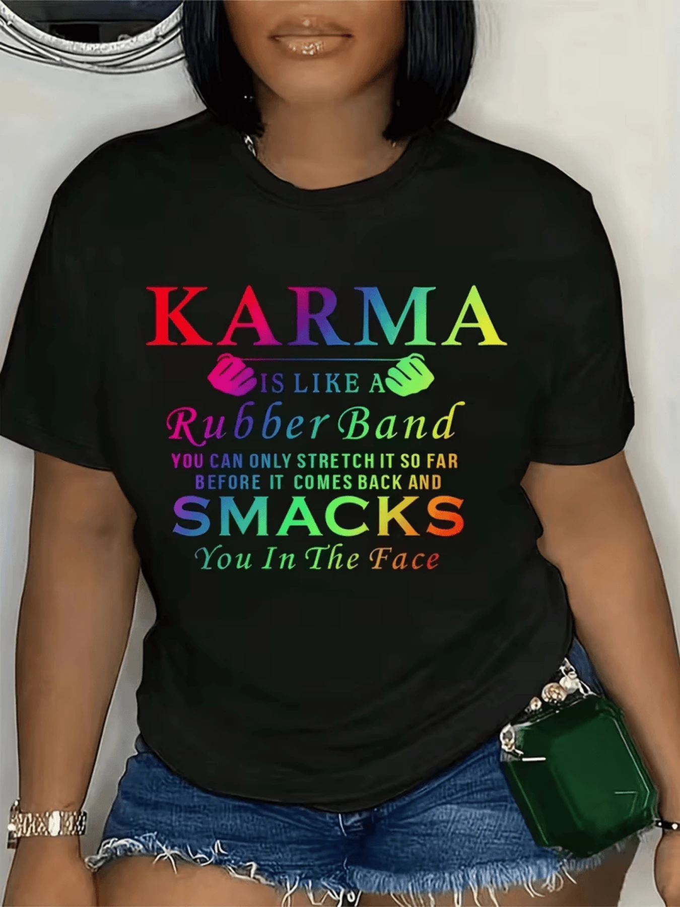 Karma Represented With Rainbow Letters That Evoke Justice And Balance, Showing The Force Of Destiny That Returns Actions With Vibrant And Powerful Energy. Modern Casual Women's T-Shirt For Everyday Wear - 黑色 - 查看 1