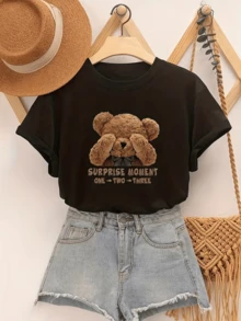 A Cute Teddy Bear Covering Its Eyes Conveys Innocence, Joy, And Surprise-Perfect For Reflecting Youthful Tenderness. This Modern, Comfortable, Casual Women's T-Shirt Is Ideal For Everyday Wear. - 黑色 - 查看 8
