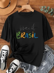 The Word "Brazil" In Vibrant Colors Reflects The Joy, Diversity, And Cultural Energy Of The Country, With Modern Artistic Typography. A Comfortable, Casual Women's T-Shirt For Everyday Wear. - 黑色 - 查看 8