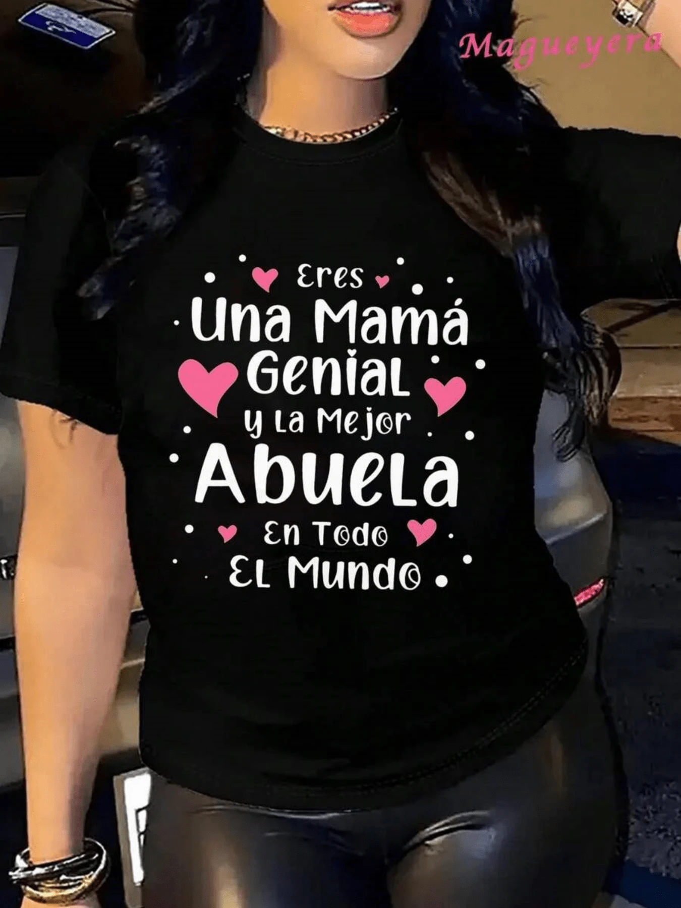 Tenderness And Love Expressed With Phrases Celebrating An Exceptional Mother And Grandmother Surrounded By Pink Hearts And Cheerful Lettering. Casual Women's T-Shirt For A Family Gift. - 黑色 - 查看 1