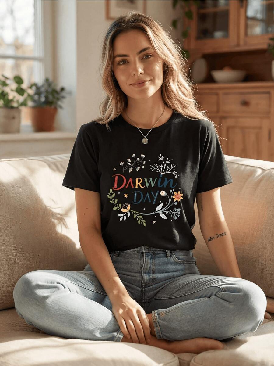 Ramas y flores coloridas simbolizando la evolución y la conexión entre la naturaleza y el conocimiento celebrando la curiosidad científica y el crecimiento interior camiseta de mujer casual cómoda para diario - Negro - Ver 1