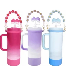 4 piezas Accesorios de decoración de taza, Tapa de pajita con flor de 8-9 mm, Cuerda hecha a mano, Manga de silicona para taza, Anillo de silicona, Apto para tazas de 30-40 onzas, Regalo de Navidad para niñas, Decoración de manualidades DIY, Decoración de Acción de Gracias, Decoración de regalo para amigos, Decoración de fiesta de Navidad, Accesorios (taza no incluida) - Multicolor - Ver 1