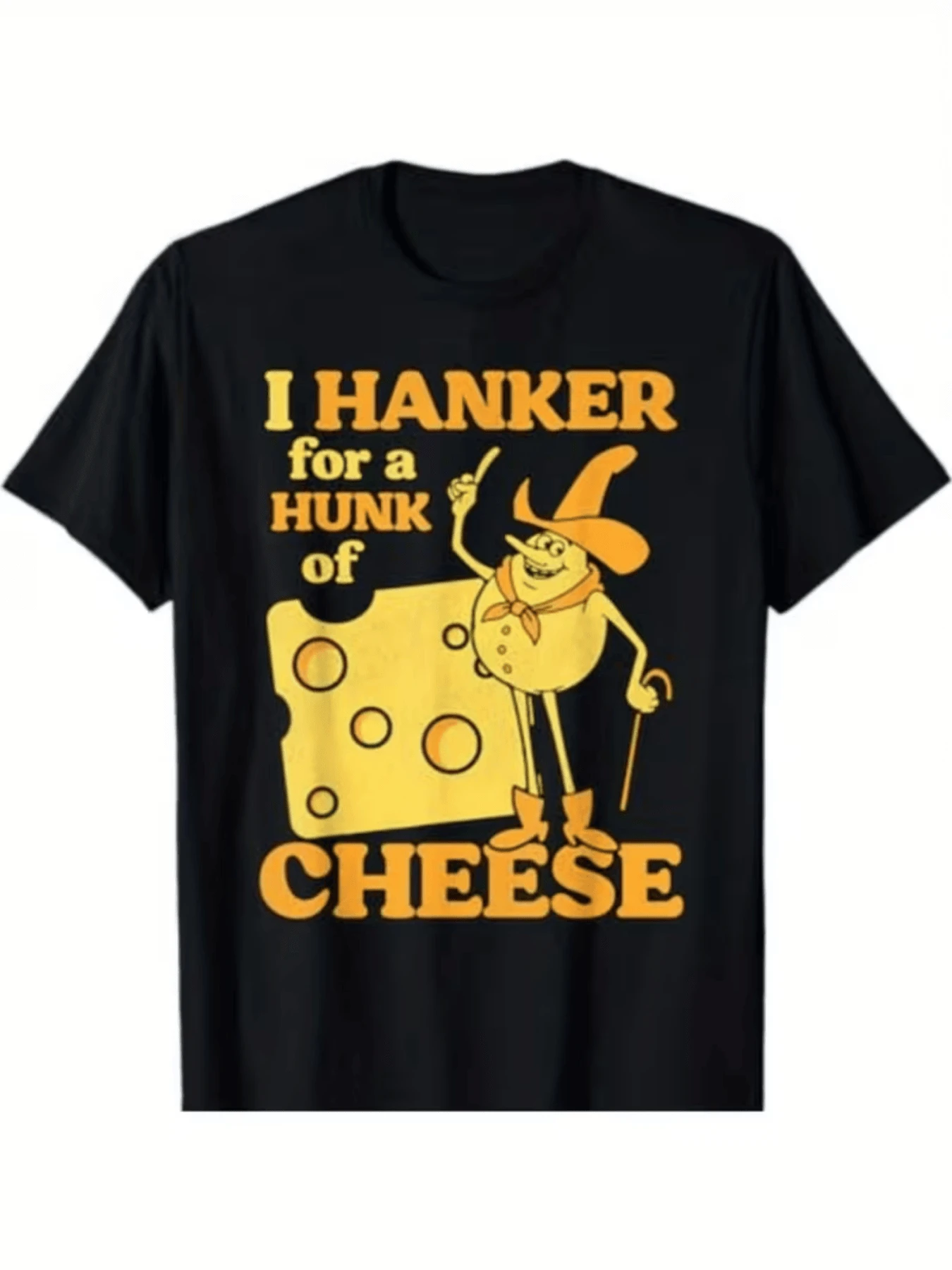 Cheerful Character Figure With A Large Hat Holding A Cane Next To A Piece Of Cheese, Symbolizing Fun And Authentic Enjoyment Of Simple Moments. Women's Casual, Fun, And Comfortable T-Shirt For Everyday Wear. - 黑色 - 查看 1