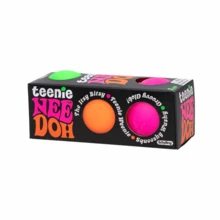 Teenie NeeDoh là một quả bóng nhỏ vui nhộn, nhân đôi niềm vui! Bộ sản phẩm này bao gồm 3 quả Teenie NeeDoh, giúp bạn cảm nhận sự thư giãn và dễ chịu ngay từ đầu ngón tay. Hãy cầm một quả Teenie NeeDoh lên, bóp, véo, kéo và nhào nặn. Nó có thể giúp bạn thư giãn đầu óc và nhanh chóng mang lại cảm giác vui vẻ! Mỗi quả Teenie NeeDoh được làm đầy bằng chất liệu giống như bột nhào, có khả năng phục hồi hình dạng ban đầu sau mỗi lần sử dụng. - Nhiều màu - Xem 5