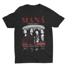 Mana Concert Tour T-Shirt, Spanish Rock Merchandise, Los Angeles Vivir Sin Aire. With A Crisp, Streamlined Cut, This Garment Creates A Clean And Vibrant Look When Worn. Its Relaxed Yet Flattering Silhouette Suits All Body Types, Offering A Style That Is Both Casual And With A Touch Of Elegance. - 黑色 - 查看 6
