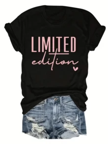 Inspirational Phrase In Pink Letters That Expresses Exclusivity And Confidence, Perfect For Standing Out With A Positive And Modern Message. Comfortable Casual Women's T-Shirt For Everyday Wear. - 黑色 - 查看 1