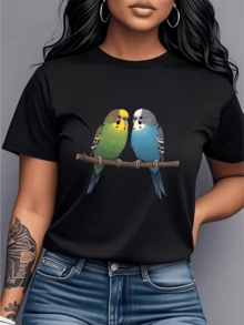 Dos periquitos coloridos posados sobre una rama mirándose con ternura simbolizan amistad alegría y amor natural camiseta de mujer casual moderna - Negro - Ver 8