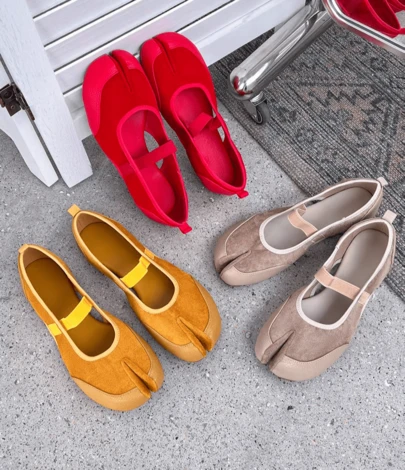 Women's New Split-Toe Beanie Shoes, Red Casual Flat Mary Jane Shoes With Cross Straps