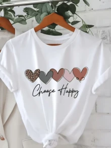 Hearts In Different Shades Represent Inner Joy And The Conscious Choice To Maintain A Positive Attitude Every Day. Comfortable Casual Women's T-Shirt, Ideal For Everyday Wear. - 白色 - 查看 1