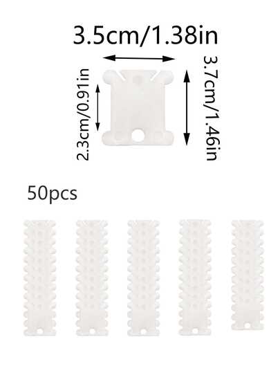 50 cuộn chỉ thêu bằng nhựa trắng, giúp cuộn các sợi chỉ thừa thành những cuộn gọn gàng, tiết kiệm không gian lưu trữ và giữ cho khu vực làm thủ công luôn ngăn nắp. Bộ sắp xếp chỉ dung tích lớn dành cho thêu chữ thập, may vá và các dự án DIY.