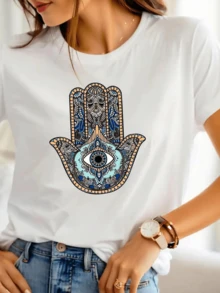 Protective Hand With Blue Eye, Symbol Of Positive Energy And Spiritual Balance, Inspired By Ancient Amulets And Sacred Patterns. Women's Casual, Modern, Comfortable T-Shirt For Everyday Wear. - 白色 - 查看 1