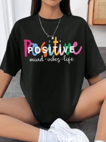 Colorful Words That Convey Optimistic Energy And Encourage You To Enjoy Life With An Open Mind And Good Vibes In Every Moment. Women's Casual, Modern, Comfortable T-Shirt For Everyday Wear. - 黑色 - 查看 1