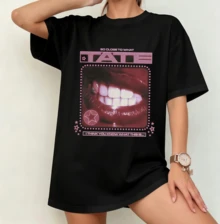 Tate McRae Lips Statement T-Shirt | Gender-Neutral Oversized Pop Fan Shirt Black - Black - View 9