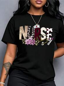 Large Letters Spelling Out The Word "Nurse" Adorned With An Animal Print, Blue Flowers, A Stethoscope, And A Syringe Symbolizing The Dedication Of Nurses. A Comfortable And Modern Casual Women's T-Shirt. - 黑色 - 查看 1