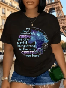 Blue Wolf With An Intense Gaze Symbolizing Inner Strength And The Power Of Overcoming Adversity, Accompanied By Dreamcatchers And Mystical Feathers. Elegant Casual Women's T-Shirt For Everyday Wear. - 黑色 - 查看 8