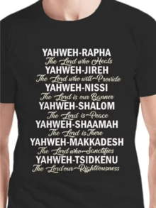 Sacred Phrases Representing Divine Names And Spiritual Virtues Such As Healing, Peace, Holiness, And Justice, With Highlighted Typography And An Inspirational Message, On A Modern And Comfortable Casual Women's T-Shirt. - 黑色 - 查看 1