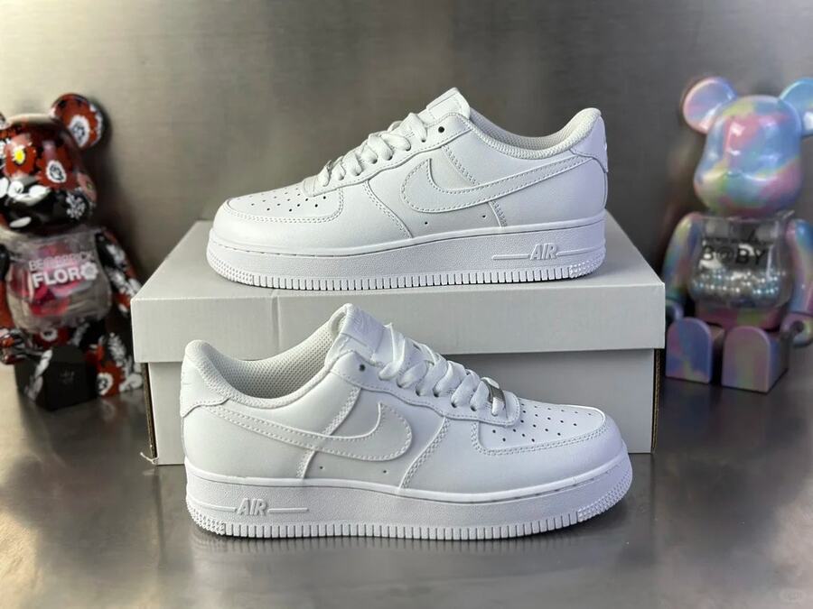 AIR FORCE I Men Sneakers - 白色 - 查看 1