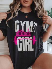 Pesas rosas que cruzan palabras motivadoras resaltando fuerza y energía positiva femenina para inspirar confianza durante el entrenamiento camiseta de mujer casual cómoda para gimnasio y ocio - Negro - Ver 1