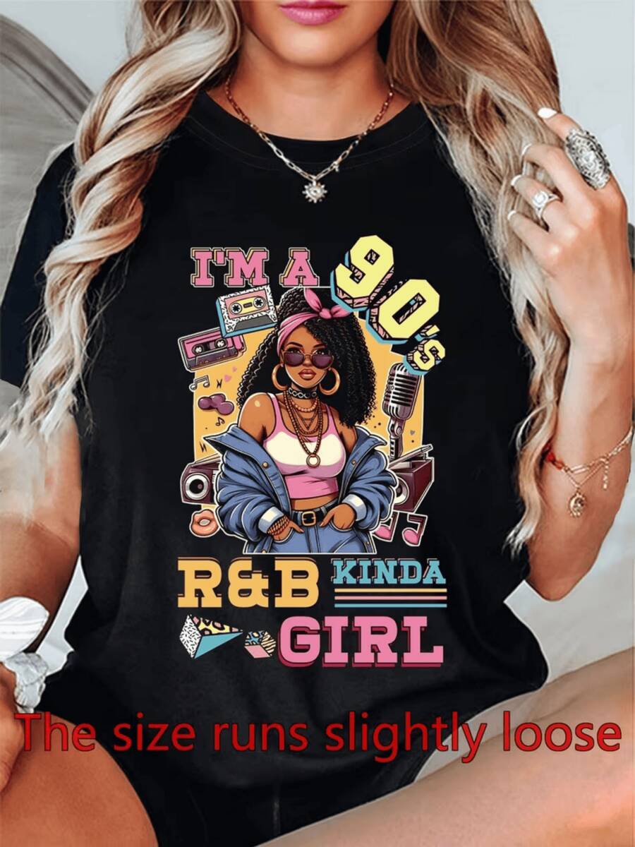 Vibrant Design Showcasing The Free Spirit And Energy Of The 90s With Musical Elements Like Microphones, Tapes, And Notes That Evoke Passion And Rhythm. Women's T-Shirt With Retro R&B Print, Casual And Modern Style. - 黑色 - 查看 1