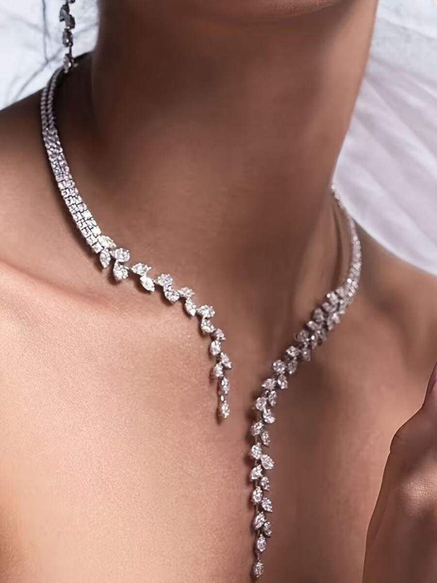 1pc Fashionable Sparkling Leaf-Shaped Adjustable Choker Necklace, Elegant Formal Dress Accessory - Silver - View 1