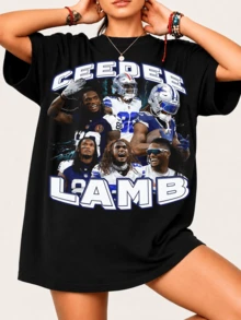 T-shirt unisex CeeDee Lamb 100% cotone, collage di sei foto del giocatore NFLL, pensata per i tifosi dei Cowboys e i collezionisti di merchandising del football americano. - nero - Visualizzare 1