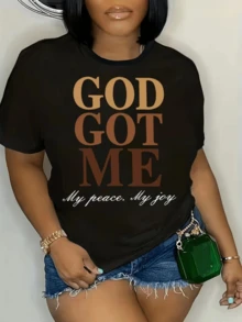 Mensaje inspirador que transmite confianza y serenidad al expresar que la fe brinda protección paz y alegría perfecta para reflejar fuerza interior y gratitud diaria camiseta de mujer moderna cómoda y atractiva para uso casual - Negro - Ver 8