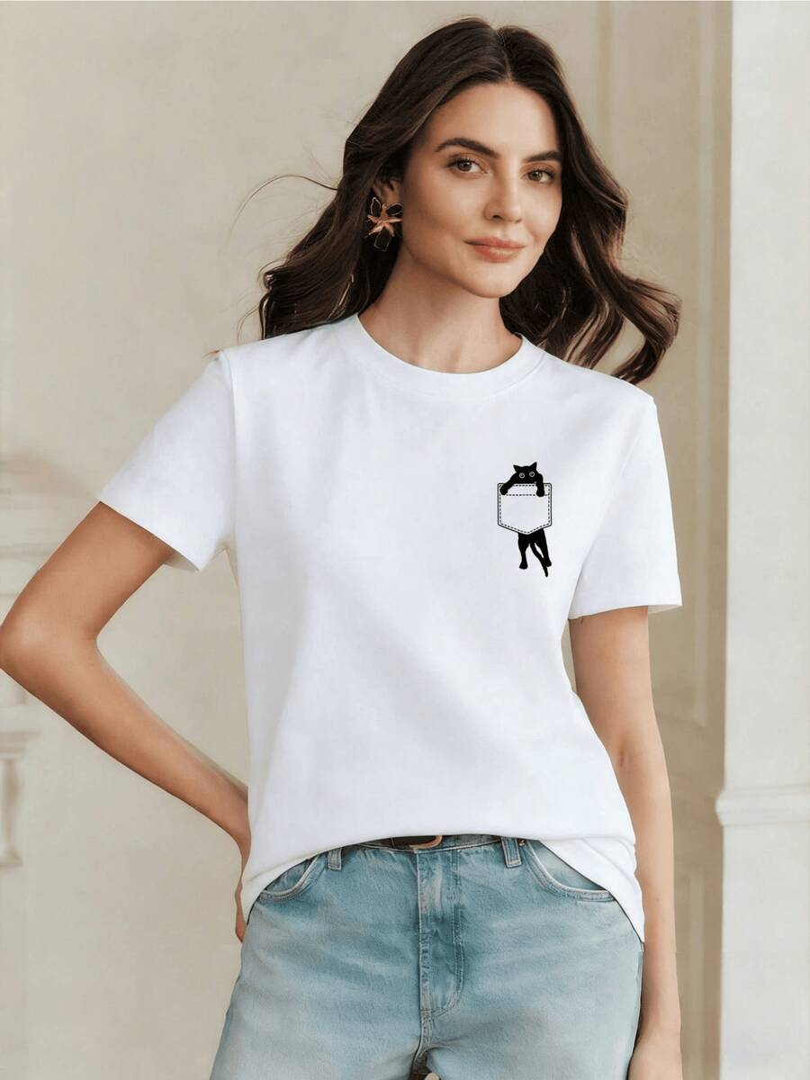 A Curious Cat Peeking Out Of A Small Pocket Symbolizes Curiosity, Tenderness, And A Free Spirit, Adding A Fun And Charming Touch To The Outfit. This Comfortable And Modern White Casual Women's T-Shirt Is Perfect For Everyday Wear. - 白色 - 查看 1