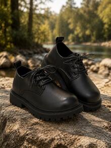 Nuevos zapatos Oxford tipo mocasín estilo británico negro mate para niños, de cuero sintético transpirable de alta calidad con diseño de cordones, punta redonda para protección del pie, suela gruesa de goma antideslizante y resistente al desgaste con ligero aumento de altura; unisex para estudiantes, adecuado para niños de 3-16 años, uso en todas las estaciones, versátil para campus, uso diario en interiores y exteriores - Negro - Ver 2