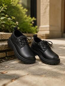 Nuevos zapatos Oxford tipo mocasín estilo británico negro mate para niños, de cuero sintético transpirable de alta calidad con diseño de cordones, punta redonda para protección del pie, suela gruesa de goma antideslizante y resistente al desgaste con ligero aumento de altura; unisex para estudiantes, adecuado para niños de 3-16 años, uso en todas las estaciones, versátil para campus, uso diario en interiores y exteriores - Negro - Ver 3