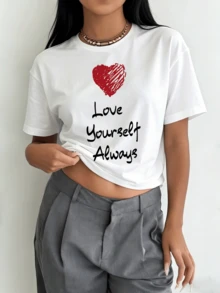 Camiseta Vintage para Mujer "Ámate a Ti Misma" - Manga Corta, Cuello Redondo, Estampado de Corazón y Mensaje Positivo, Tejido Elástico Medio, Ropa Casual de Verano y Primavera, Cómoda para Fiestas, Outfits y Promoción del Amor Propio - [Blanco] - Ver 6