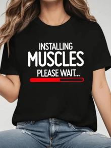 Texto divertido que muestra una frase sobre la instalación de músculos con una barra de progreso en color rojo simbolizando energía fuerza y superación ideal para mujeres activas camiseta de mujer casual moderna - Negro - Ver 6