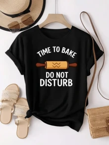 Rodillo de cocina con mensaje divertido que expresa amor por hornear y disfrutar de momentos tranquilos en casa ideal para quienes aman la repostería camiseta de mujer casual cómoda y moderna - Negro - Ver 6