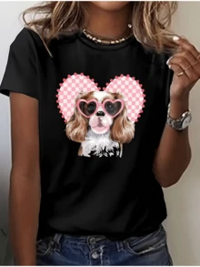 Corazón rosa con cuadros que simboliza ternura y amor acompañado de un adorable perro con gafas que refleja alegría y cariño camiseta de mujer casual moderna para uso diario cómoda y juvenil - Negro - Ver 6