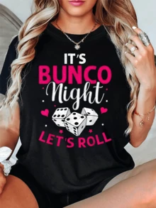 Dados blancos rodeados de corazones rosas simbolizan alegría diversión y amistad celebrando el espíritu libre de las noches de juego y unión camiseta de mujer casual cómoda y moderna para momentos felices - Negro - Ver 6