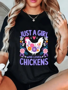 Pollo rodeado de flores coloridas que simbolizan amor y alegría rural con corazón en el centro mostrando conexión con la naturaleza y espíritu libre camiseta de mujer casual cómoda para uso diario - Negro - Ver 6