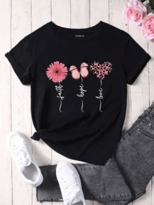 Una flor rosa junto a una mariposa delicada y un corazón con estampado de animal representan fe esperanza y amor transmitiendo energía positiva y estilo moderno camiseta de mujer casual cómoda para uso diario - Negro - Ver 8