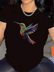 Colibrí multicolor que simboliza libertad belleza y energía vital con alas extendidas mostrando un espíritu alegre y positivo camiseta de mujer casual moderna y cómoda para diario - Negro - Ver 8