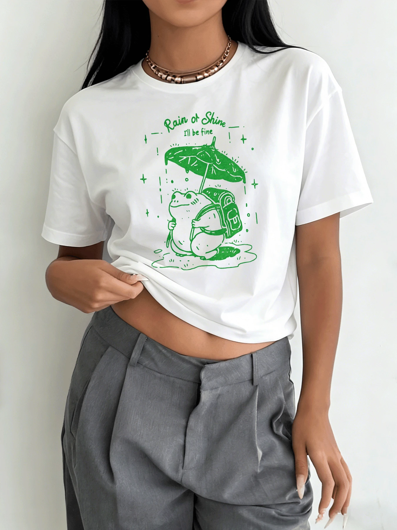 Camiseta de Mujer "Rana: Lluvia o Sol, Estaré Bien" - Estampado de Rana Tierna, Manga Corta, Cuello Redondo, Blusa Casual para Primavera y Verano, Lavable a Máquina, No Incluye Rana - [Blanco] - Ver 1